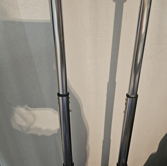 Briefcase with wheels - Picture 2 of 2